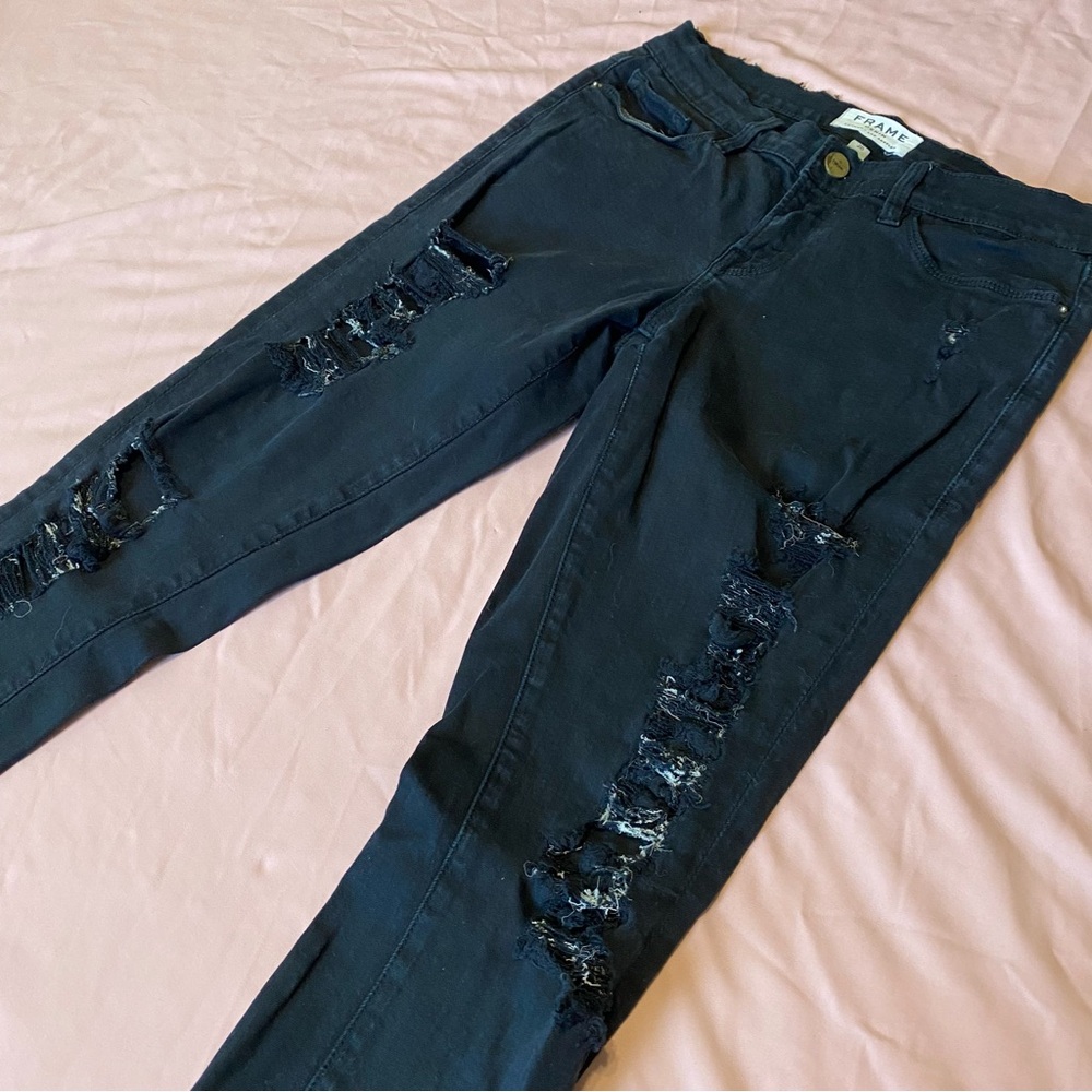 Frame Denim Distressed Black Le Skinny de Jeanne Skinny Jeans